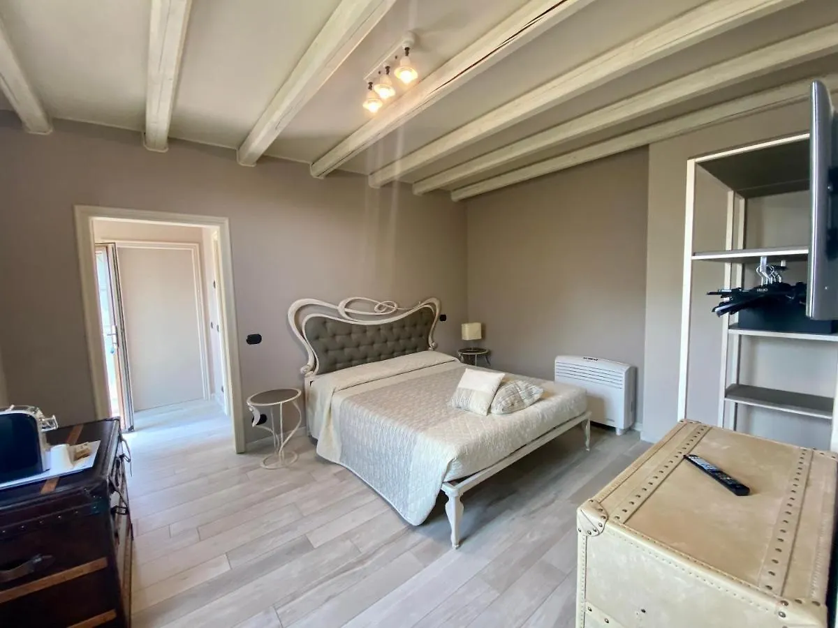 Casale Raffaello Hotel Albese Con Cassano Guest house